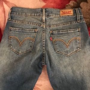 Levi’s 524 skinny jeans